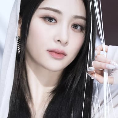 허윤진 프로필